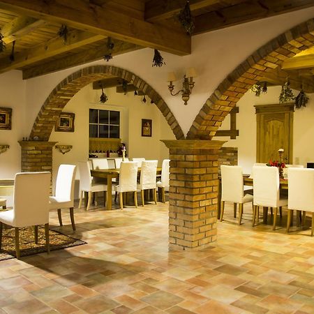 Usadba Bogach Hotel Kobrin Kültér fotó
